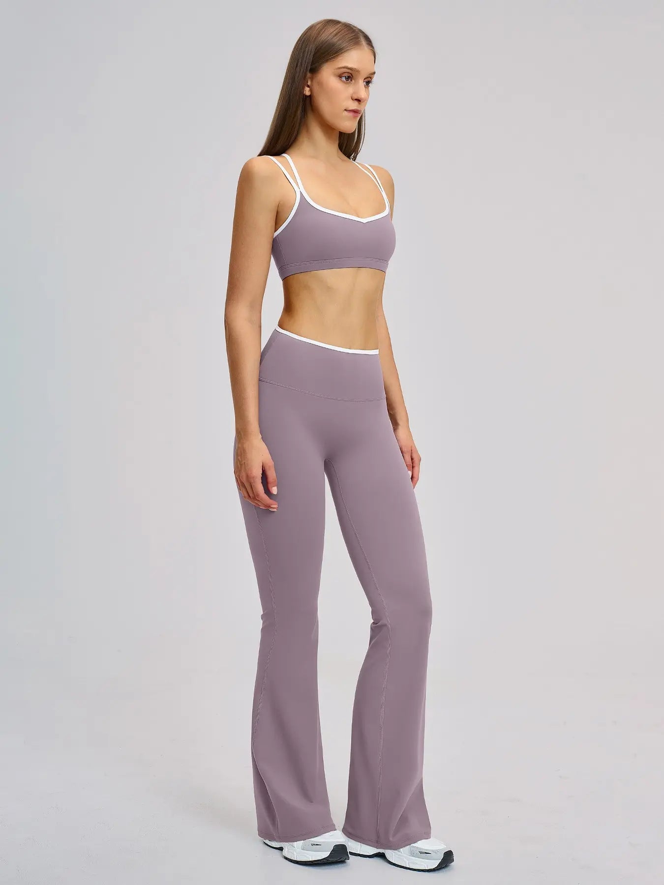 Women's Sporty Yoga Set, Tight-Fitting Backless Design - image 3