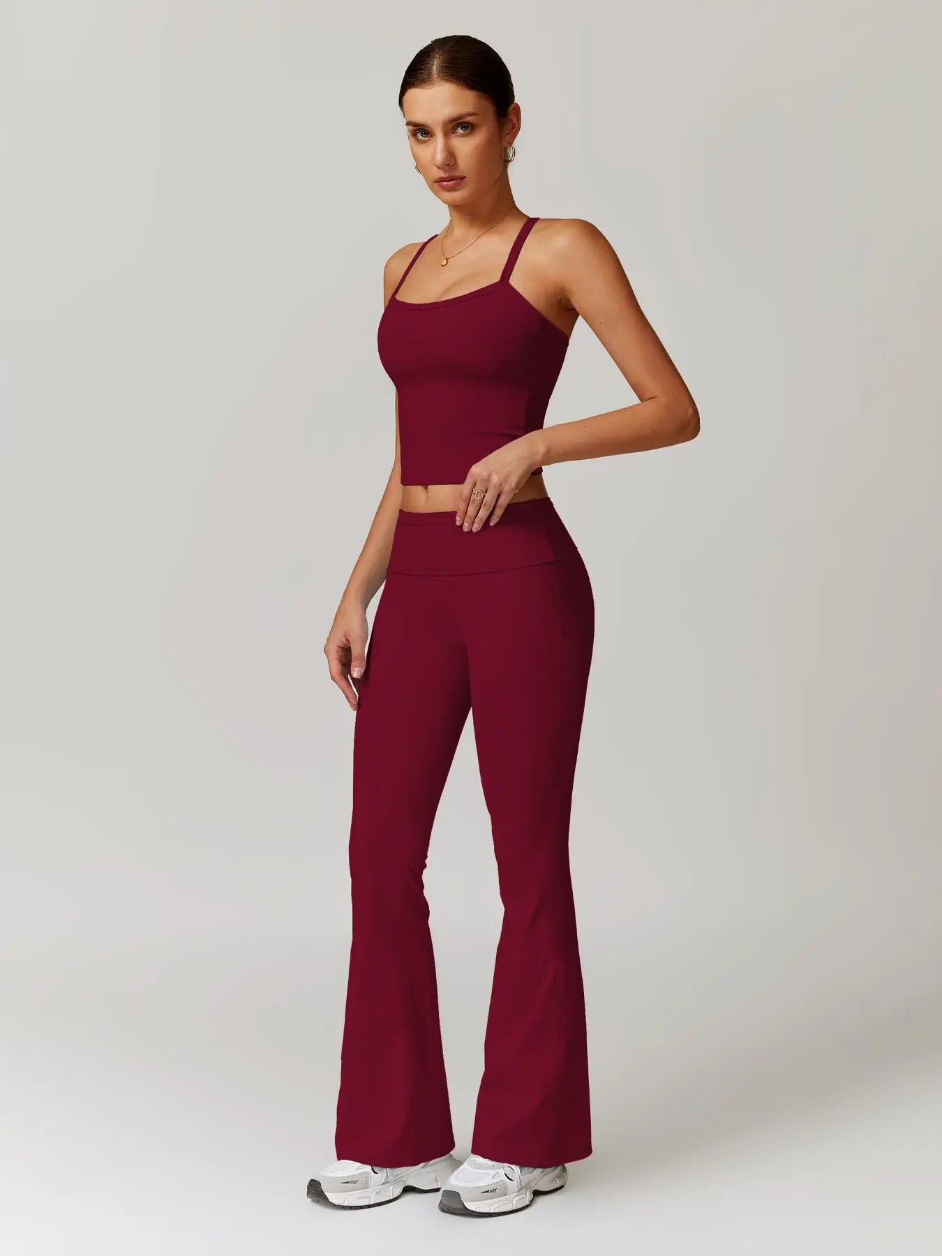 Sporty Two-Piece Set Women's Plain Crop Cami Top & Flare Leg Pants Sports Set, Activewear Fitness…