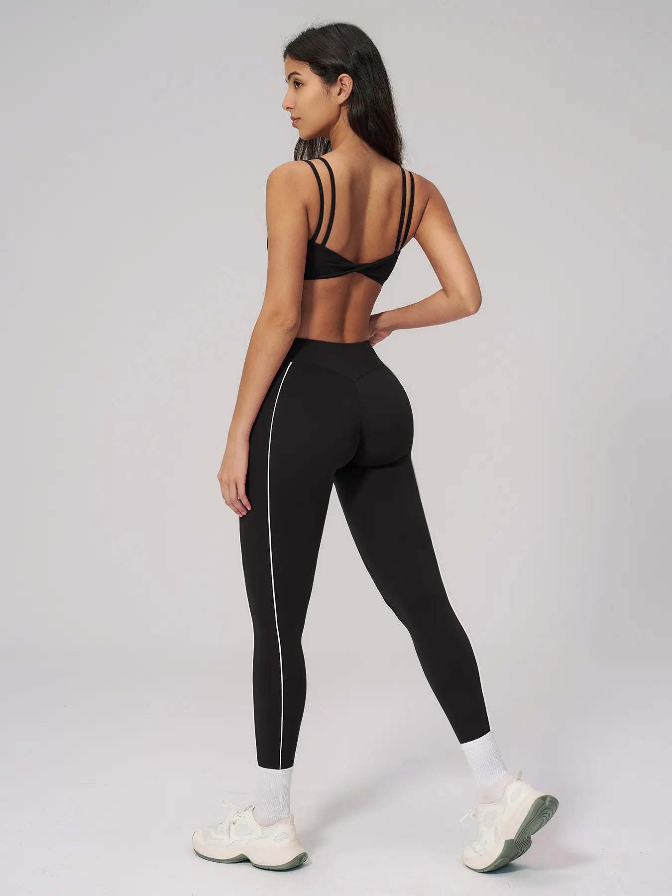 Women's Bare-Look Yoga Set, Contrast Stitching - image 8