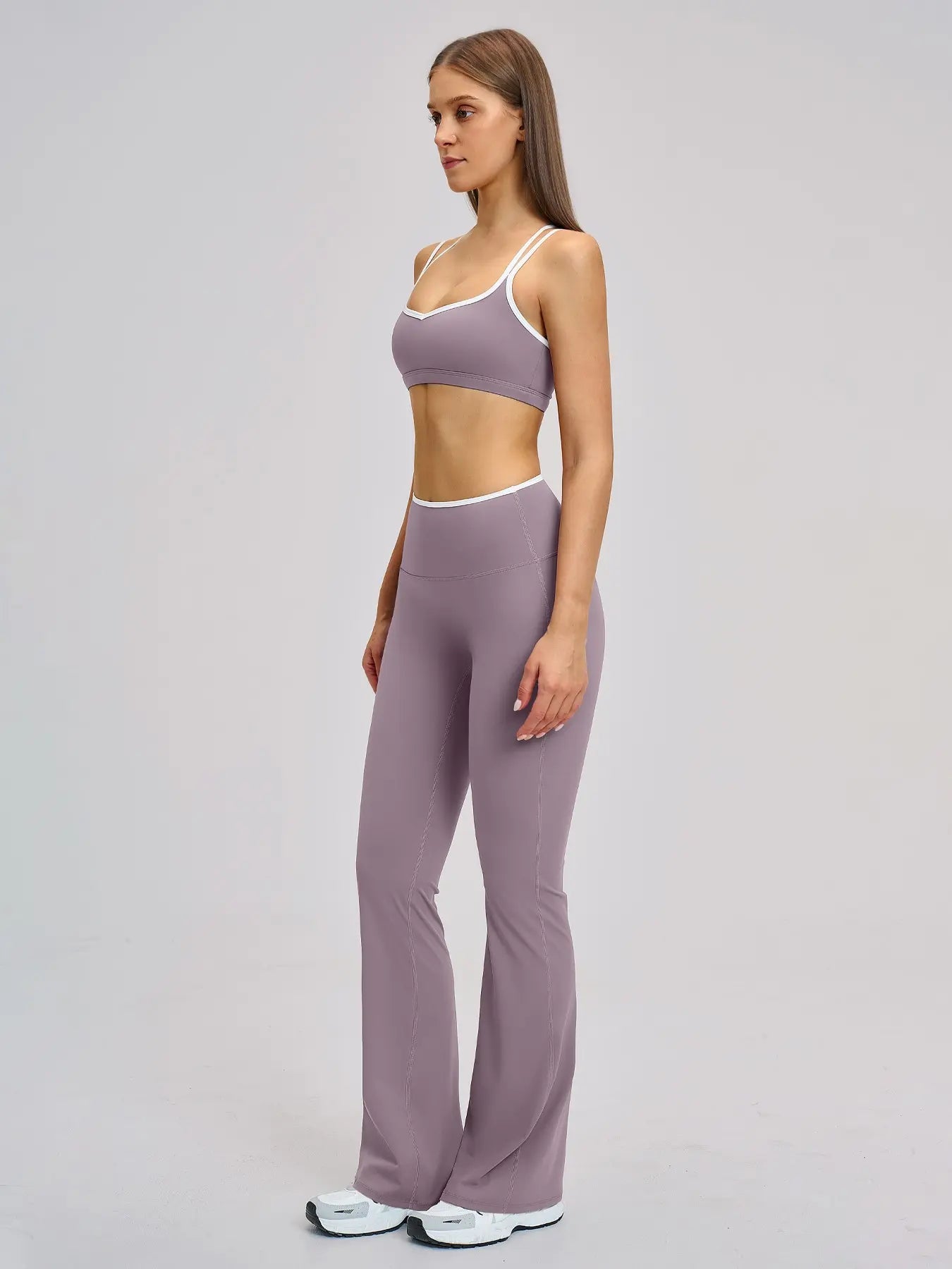 Women's Sporty Yoga Set, Tight-Fitting Backless Design - image 4