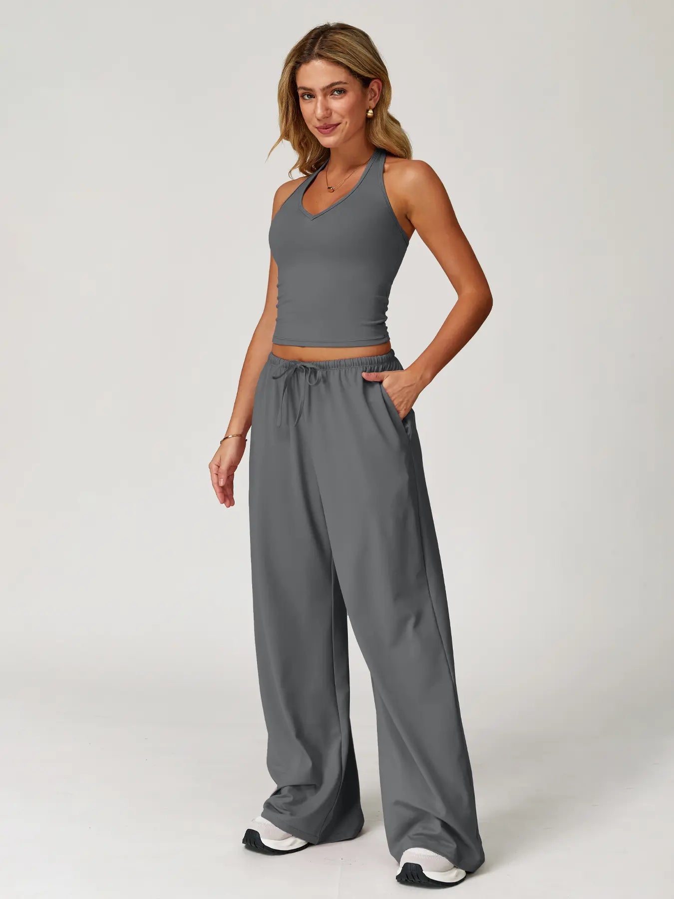Women's Solid Halter Neck Top & Wide Leg Pants Sports Set, Casual Sleeveless Top & Pants for Daily…