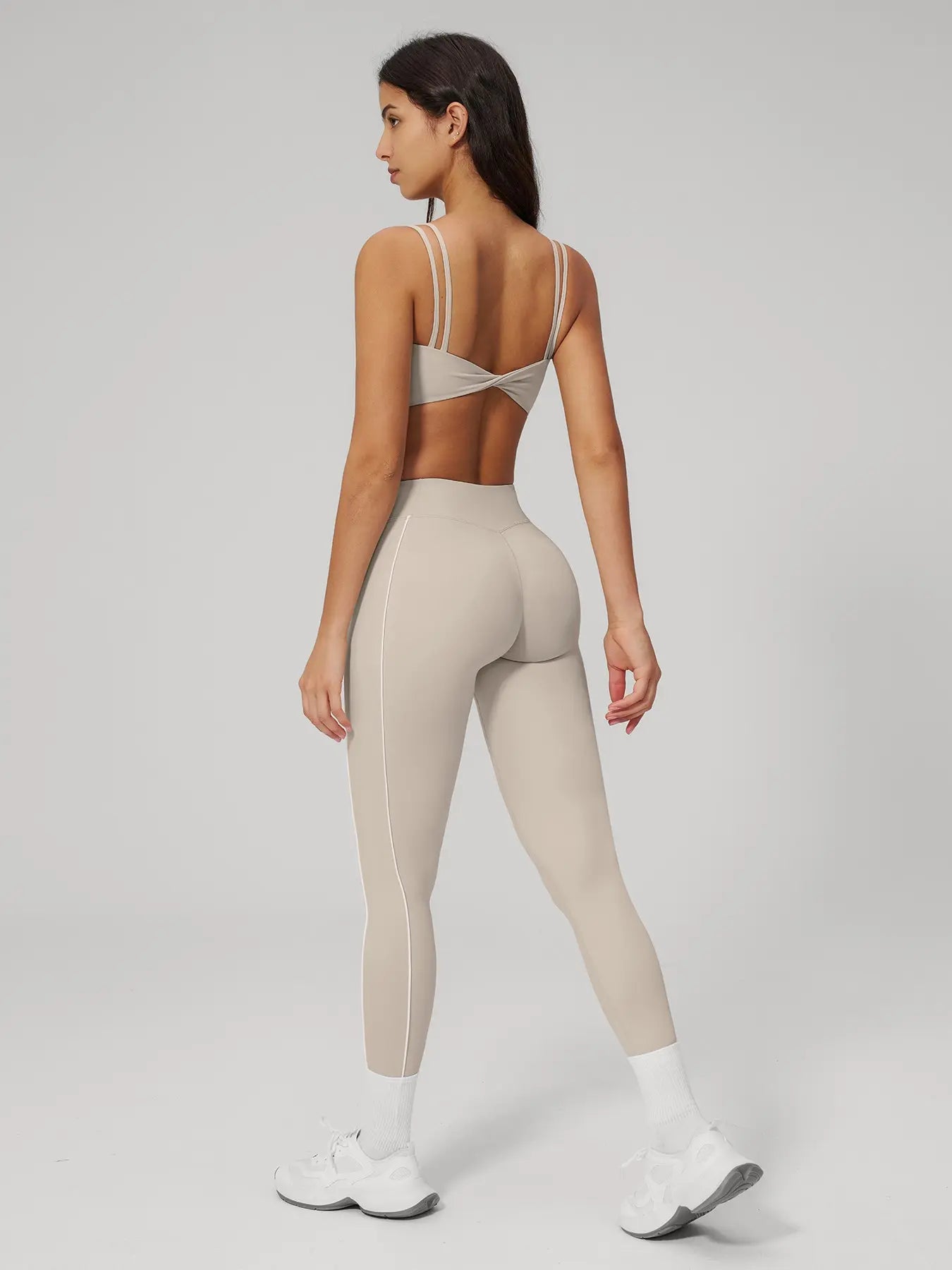 Women's Bare-Look Yoga Set, Contrast Stitching - image 6